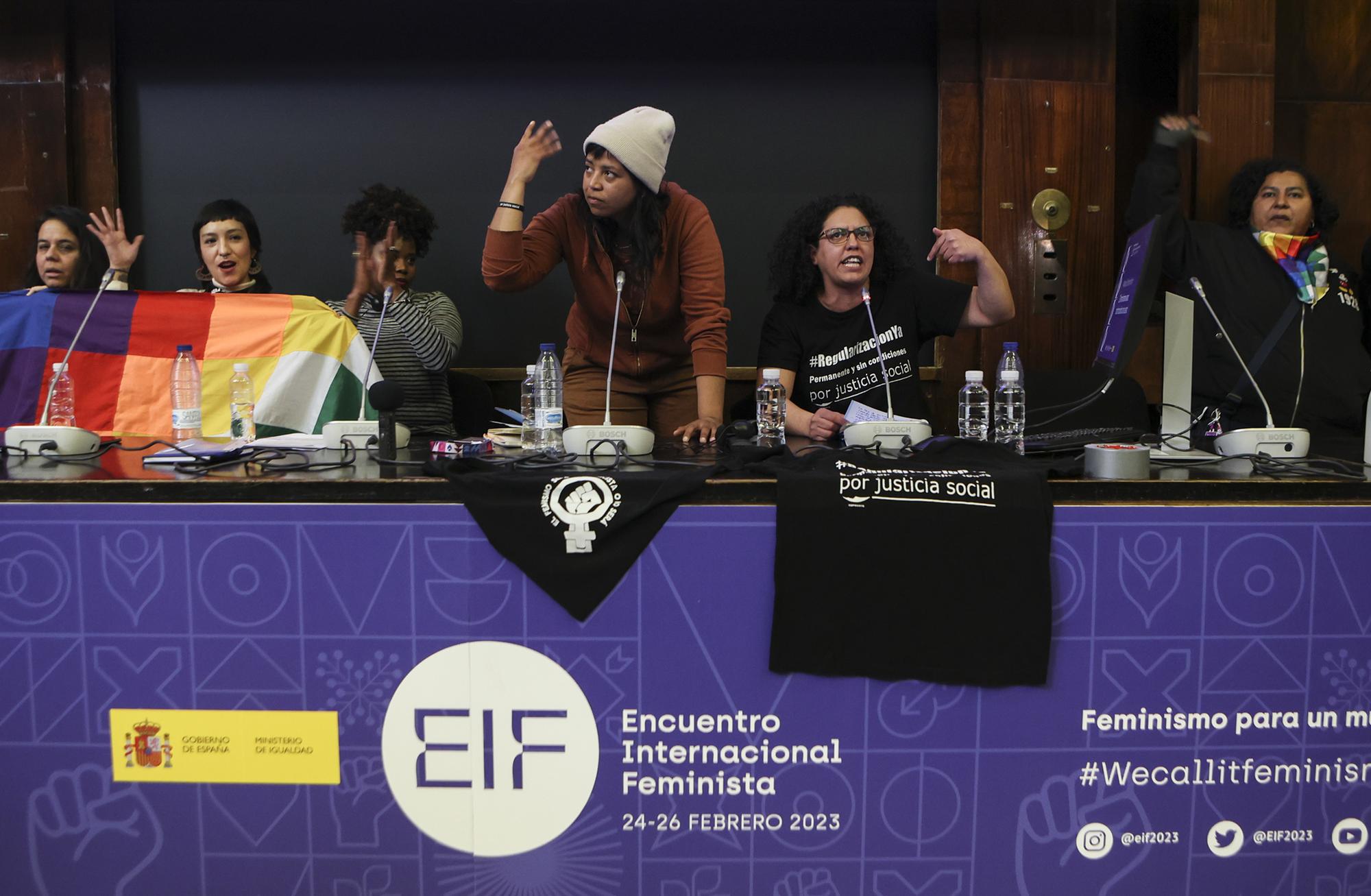Encuentro internacional Feminista intervención Regularización Ya